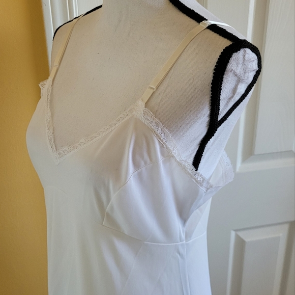 VINTAGE WHITE. LONG SLIP, SIZE 34 - Picture 5 of 13